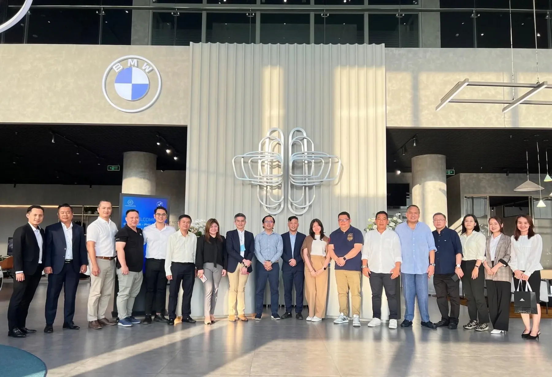 BMW Asia delegation and Philippine partners visit BMW Binh Duong
