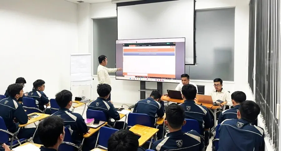 Nhân sự kỹ thuật THACO AUTO Tiền Giang tham gia chương trình huấn luyện chẩn đoán điện động cơ xe Peugeot