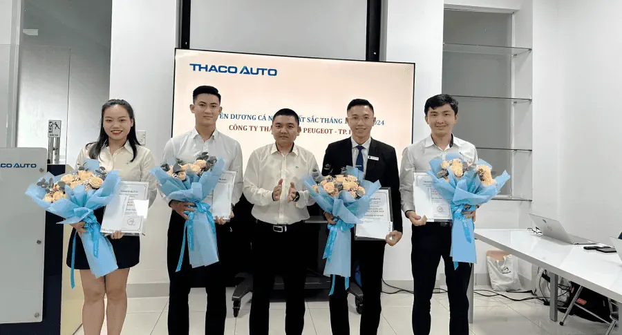 Lễ chào cờ tháng 11: THACO AUTO Peugeot TP.HCM tăng tốc trong tháng cuối cùng ưu đãi 50% lệ phí trước bạ