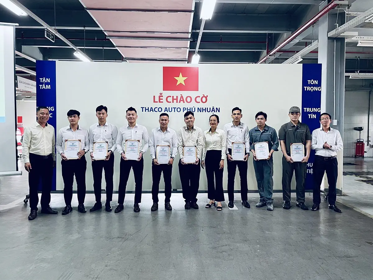 Lễ chào cờ tháng 6: THACO AUTO Phú Nhuận sẵn sàng bứt phá tháng cuối Quý II/2024