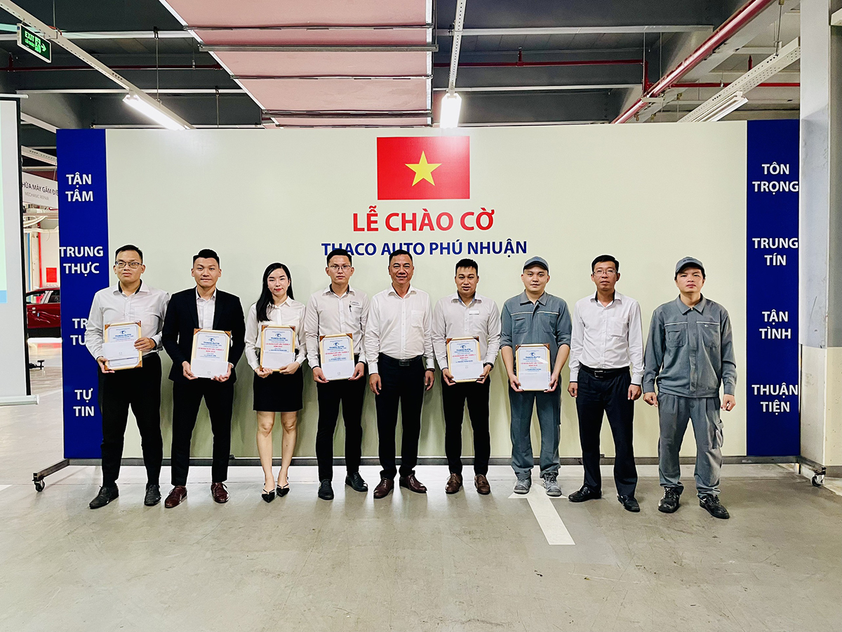 Chào cờ tháng 4/2024: THACO AUTO Phú Nhuận chú trọng công tác kiện toàn quản trị theo cấu trúc mới và kế hoạch kinh doanh quý II/2024