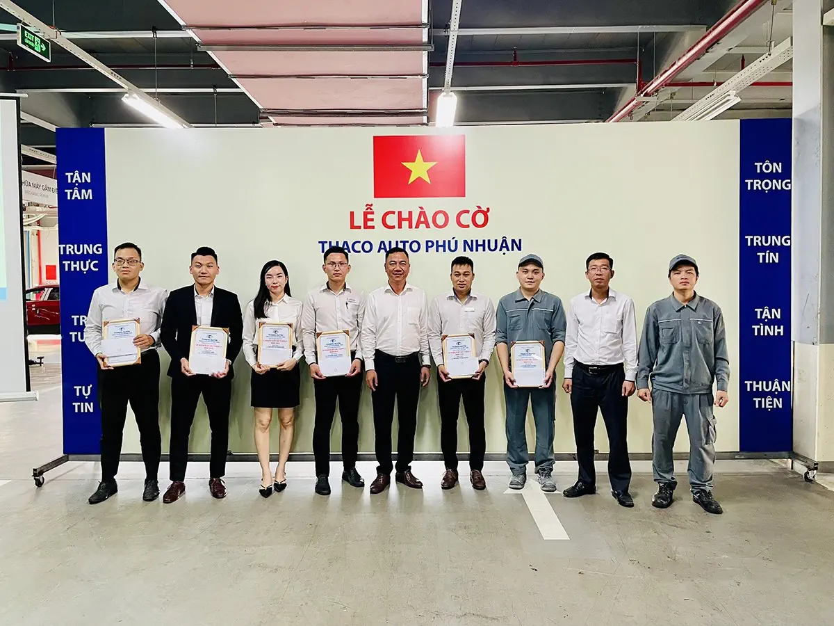Chào cờ tháng 4/2024: THACO AUTO Phú Nhuận chú trọng công tác kiện toàn quản trị theo cấu trúc mới và kế hoạch kinh doanh quý II/2024