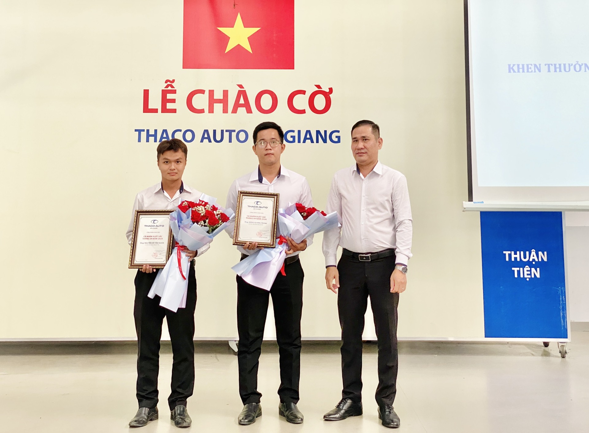 THACO AUTO An Giang tổ chức Lễ chào cờ định kỳ tháng 5