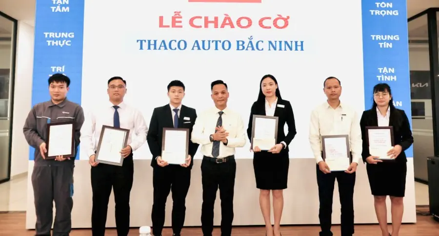 🇻🇳 CHÀO CỜ THÁNG 4/2025: BƯỚC CHUYỂN MÌNH TỪ THACO AUTO BẮC GIANG 🇻🇳