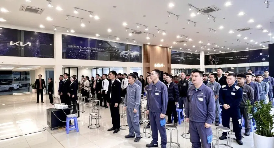 THACO AUTO BẠCH ĐẰNG - HÀ NỘI TỔ CHỨC LỄ CHÀO CỜ THÁNG 12 VÀ VINH DANH CÁ NHÂN XUẤT SẮC THÁNG 11 NĂM 2023