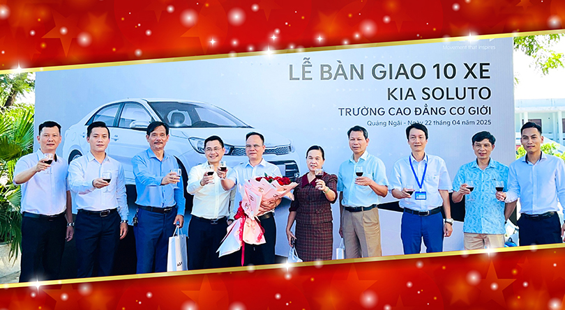 THACO AUTO QUẢNG NGÃI BÀN GIAO LÔ 10 XE KIA SOLUTO CHO TRƯỜNG CAO ĐẲNG CƠ GIỚI