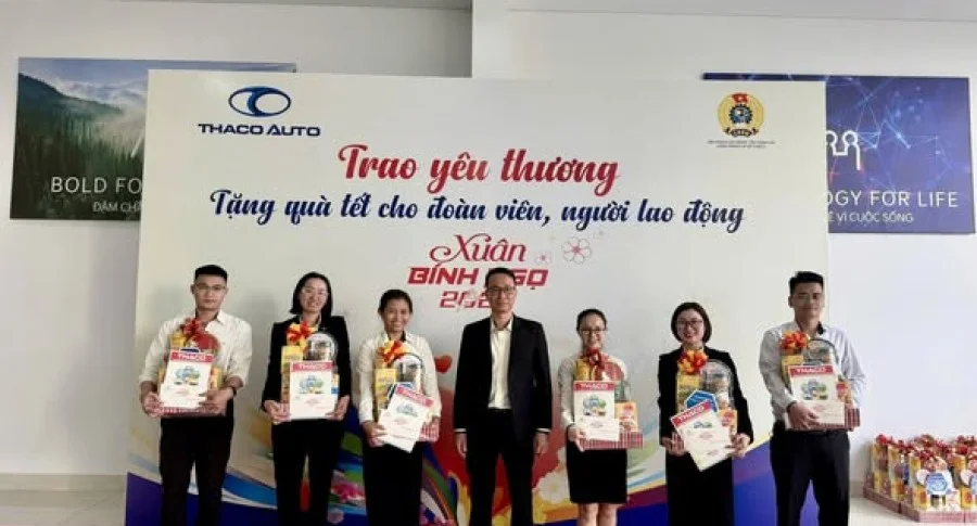 THACO AUTO Gia Lai tổ chức chương trình “Trao yêu thương – Tặng quà Tết cho đoàn viên, người lao động”
