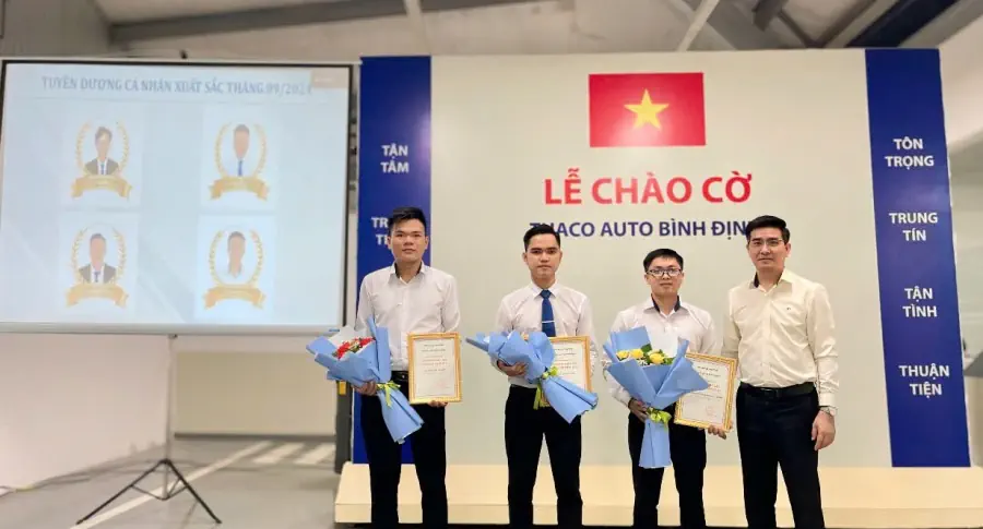 Lễ chào cờ tháng 10: CBNV THACO AUTO Bình Định đẩy mạnh phục vụ khách hàng dịp cuối năm