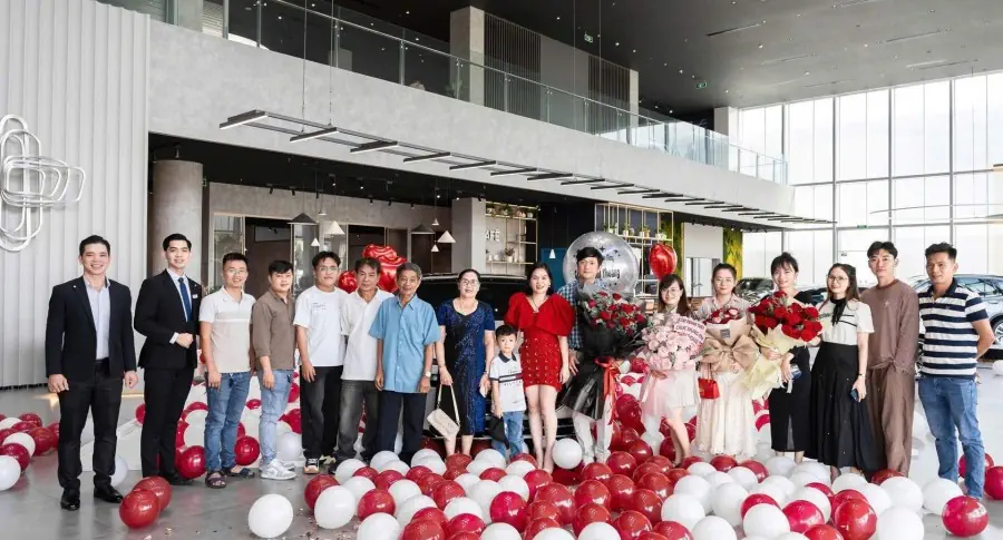 THACO AUTO BÌNH DƯƠNG CHÚC MỪNG QUÝ KHÁCH HÀNG NHẬN XE TRONG THÁNG 11