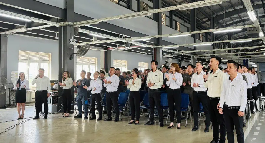 Lễ chào cờ tháng 9: THACO AUTO Bình Tân đẩy mạnh phục vụ khách hàng sau nghị định giảm 50% lệ phí trước bạ