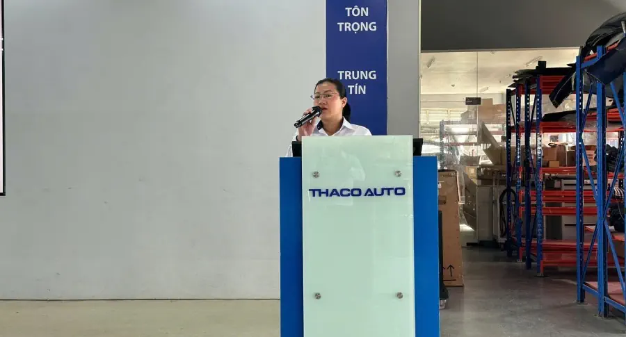 Lễ chào cờ tháng 11: THACO AUTO Bình Tân tăng tốc trong tháng cuối cùng ưu đãi 50% lệ phí trước bạ