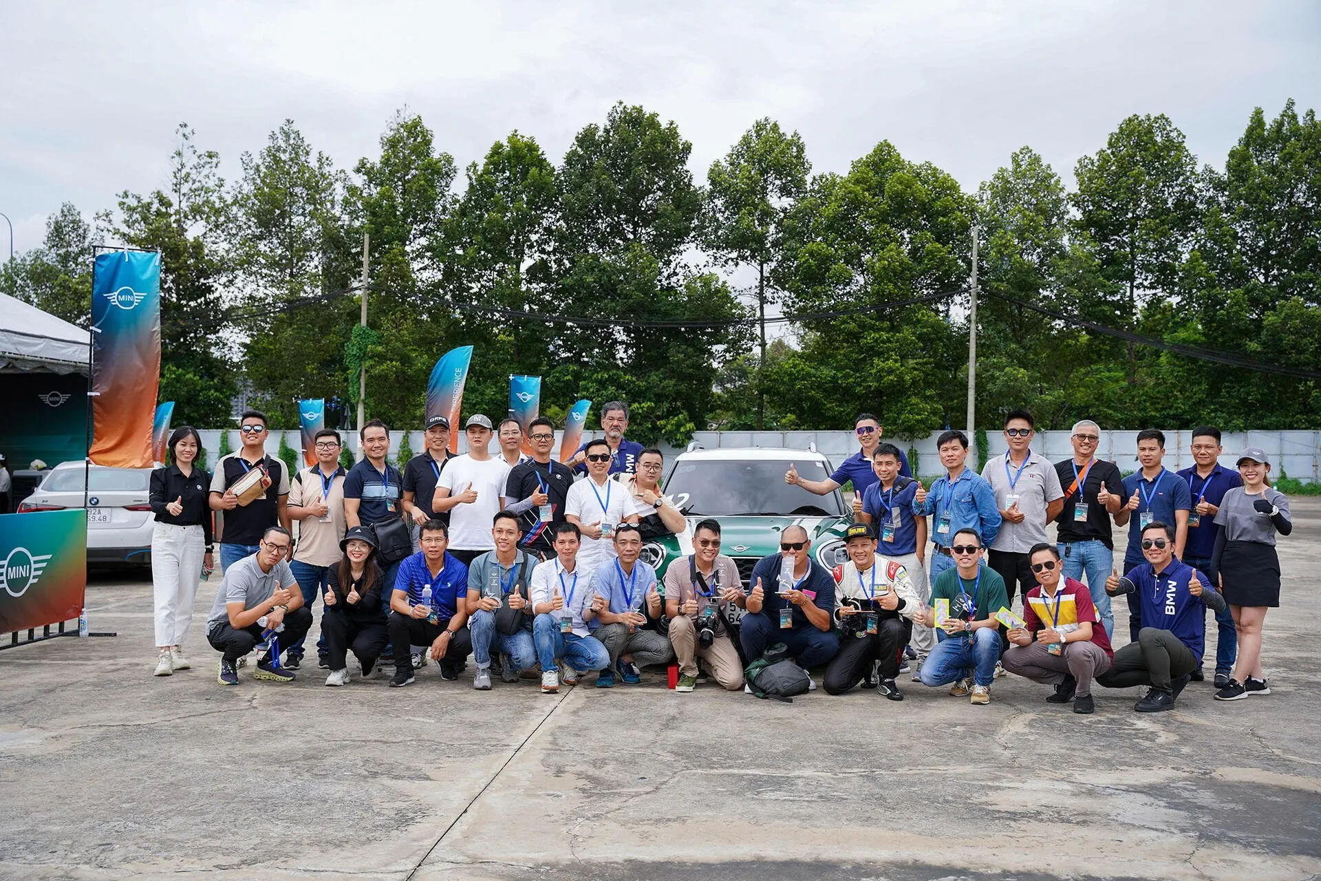 Trải nghiệm lái thử BMW và MINI với thử thách địa hình đầy phấn khích