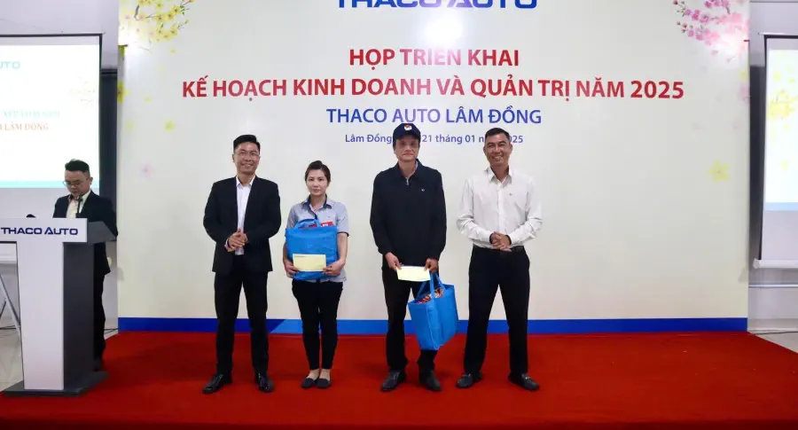 THACO AUTO Lâm Đồng trao quà tết cho đoàn viên công đoàn và người lao động có hoàn cảnh khó khăn