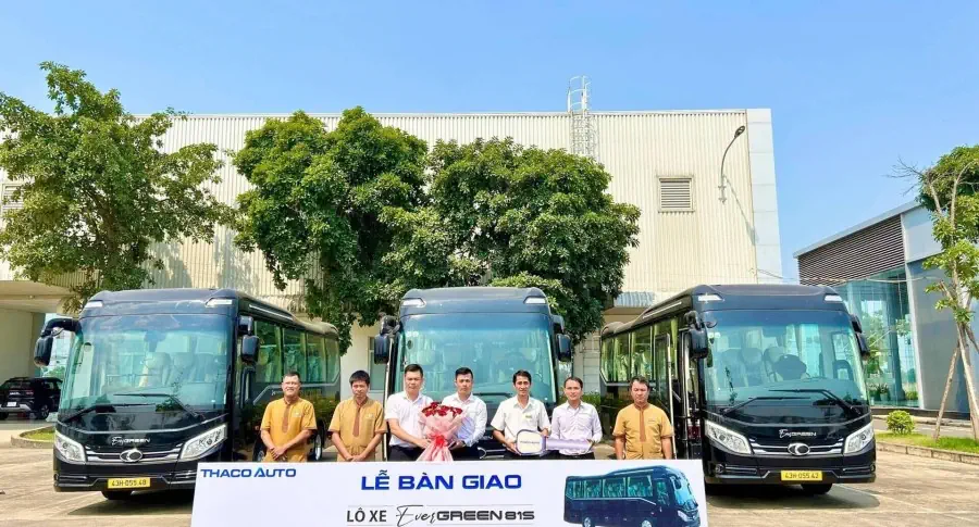 Lễ bàn giao lô 03 xe bus đến Công Ty TNHH Liên Hợp Vận tải và du lịch VI.TRA.CO