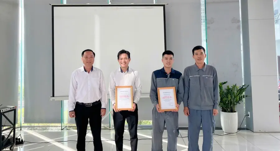 Lễ Chào cờ tháng 10: CBNV THACO AUTO Đà Nẵng đẩy mạnh phục vụ khách hàng dịp cuối năm