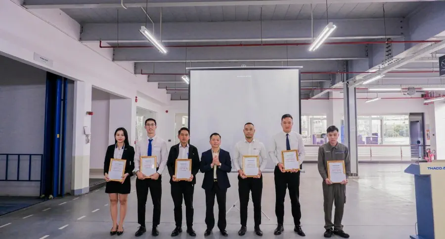 Chương trình chào cờ tháng 12: Nâng cao vai trò quản trị từng cá nhân, hướng đến mục tiêu 2025