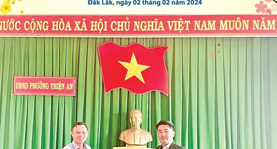 THACO AUTO Đắk Lắk - Chi nhánh Buôn Hồ tài trợ "Quỹ vì người nghèo" năm 2024 tại phường Thiện An, thị xã Buôn Hồ