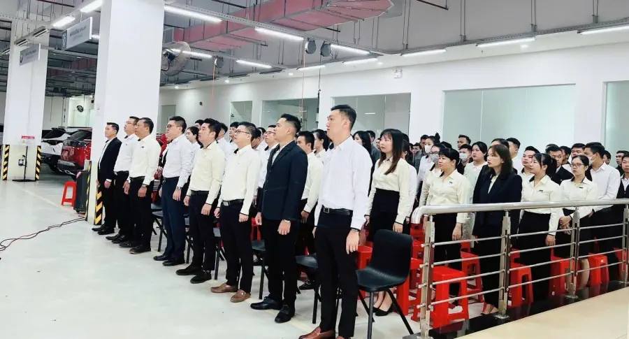 Lễ chào cờ tháng 9: THACO AUTO Đắk Lắk đẩy mạnh phục vụ khách hàng sau nghị định giảm 50% lệ phí trước bạ