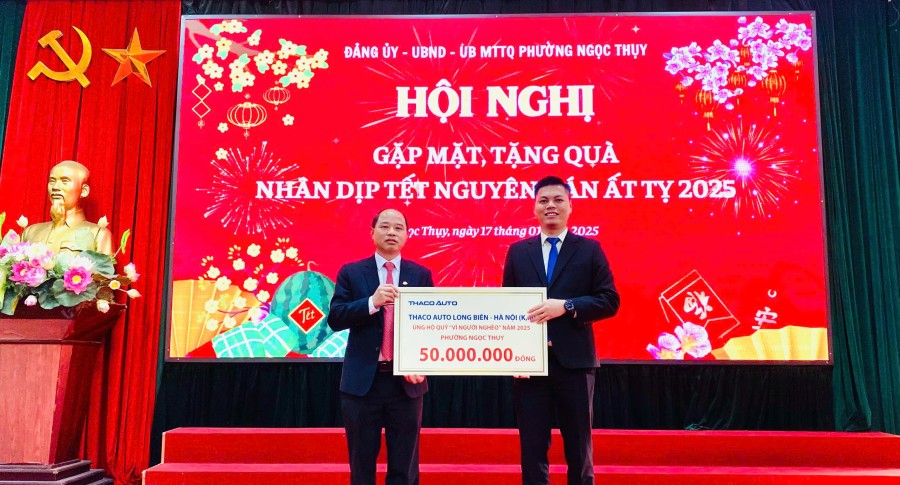 THACO AUTO Long Biên - Hà Nội tài trợ "Quỹ vì người nghèo" năm 2025 tại phường Ngọc Thuỵ, quận Long Biên