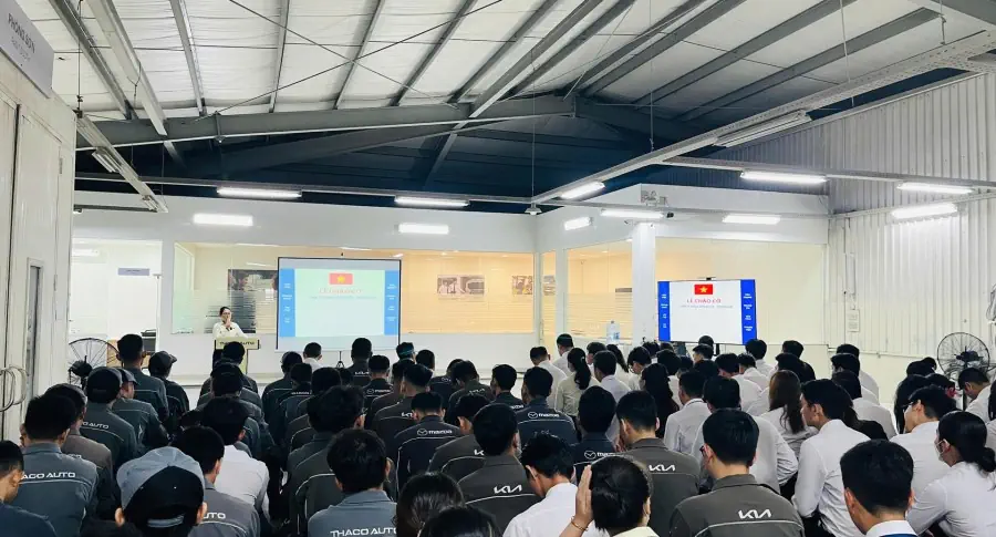 Lễ chào cờ tháng 9: THACO AUTO Gò Vấp đẩy mạnh phục vụ khách hàng sau nghị định giảm 50% lệ phí trước bạ