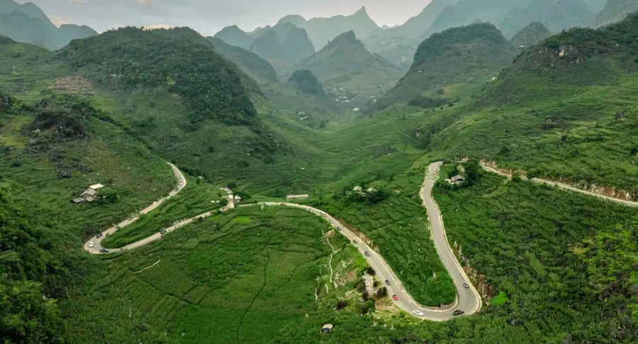 THACO AUTO BMW Hà Nội và Hành Trình Chinh Phục Hà Giang: Khám Phá Vẻ Đẹp Hùng Vĩ Cùng BMW Car Club VietNam