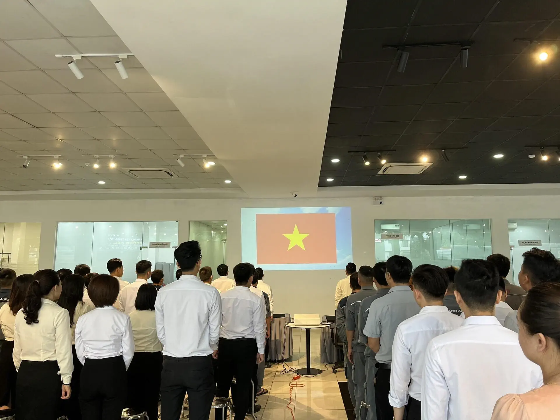 LỄ CHÀO CỜ THÁNG 6 THACO AUTO  HÀ NAM