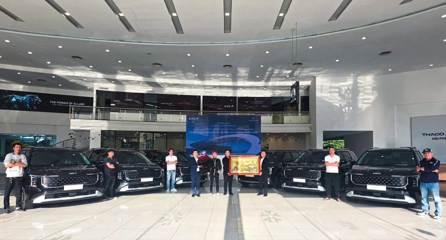 THACO AUTO HẢI PHÒNG BÀN GIAO LÔ 06 XE KIA CARNIVAL CHO CÔNG TY NHÂN PHÚC