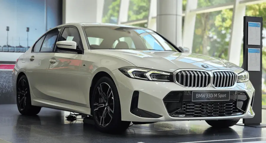 BMW 330i: Chiếc sedan thể thao xứng đáng mua nhất phân khúc