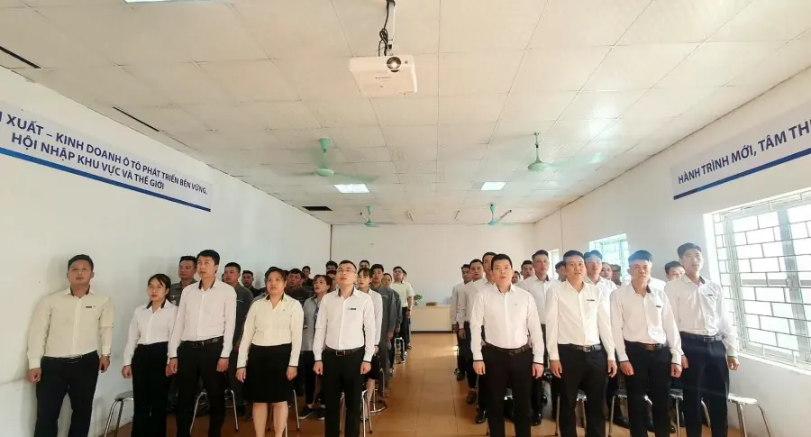 THACO AUTO HƯNG YÊN TỔ CHỨC LỄ CHÀO CỜ THÁNG 7