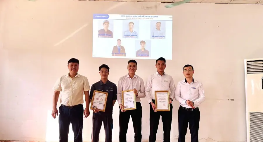 LỄ CHÀO CỜ THÁNG 8/2024: TỔNG KẾT THÁNG 7 VÀ VINH DANH CÁ NHÂN XUẤT SẮC