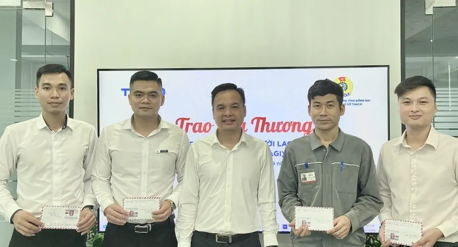 THACO AUTO HƯNG YÊN "TRAO YÊU THƯƠNG" HỖ TRỢ CBNV BỊ ẢNH HƯỞNG BỞI BÃO YAGI