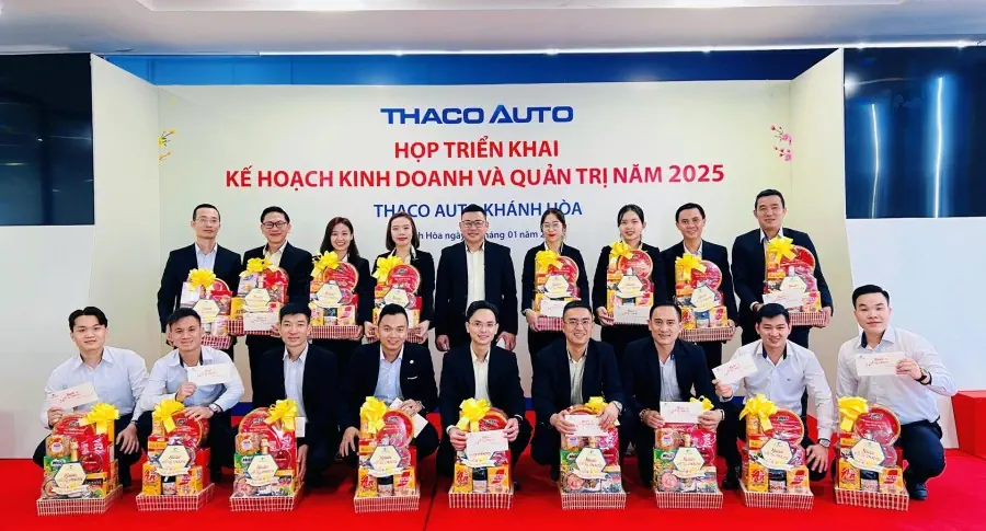 THACO AUTO Khánh Hòa “trao yêu thương” đến CBNV nhân dịp Xuân Ất Tỵ 2025