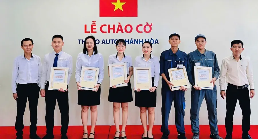 Lễ chào cờ tháng 9: THACO AUTO Khánh Hoà đẩy mạnh phục vụ khách hàng sau nghị định giảm 50% lệ phí trước bạ