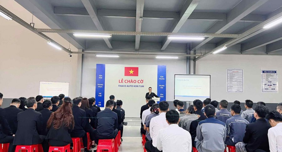 THACO AUTO Gia Lai – Kon Tum tổ chức Lễ chào cờ định kỳ tháng 3 năm 2024
