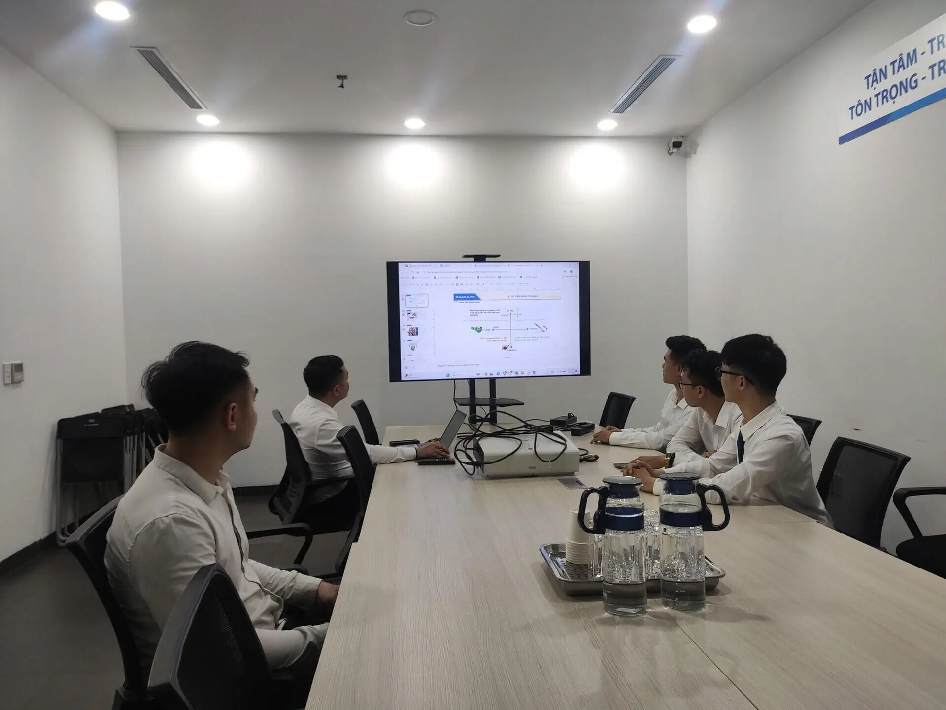 THACO AUTO NGUYỄN VĂN CỪ tham gia đào tạo  Sản phẩm, Bán hàng, Marketing Bộ đôi Kia New Sonet và Kia New Seltos