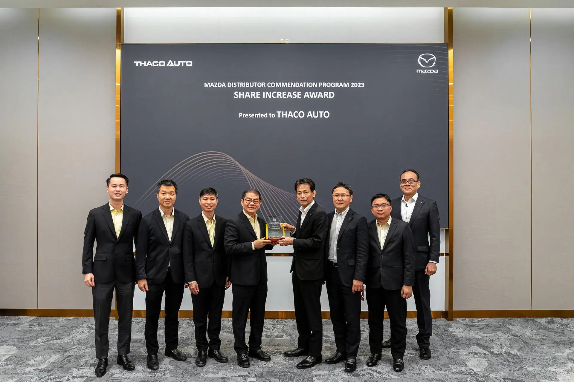 Mazda delegation visits THACO AUTO to chart brand's future in Vietnam