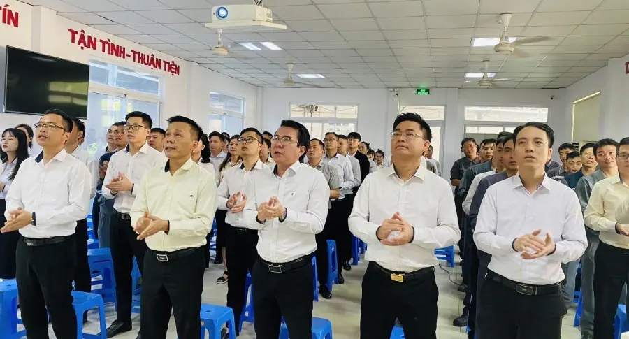 CHÀO CỜ THÁNG 5/2024: THACO AUTO NGHỆ AN TỔ CHỨC ĐÁNH GIÁ KẾT QUẢ THÁNG 04, TUYÊN DƯƠNG KHEN THƯỞNG CÁ NHÂN XUẤT SẮC & TRIỂN KHAI KẾ HOẠCH KINH DOANH THÁNG 05/2024