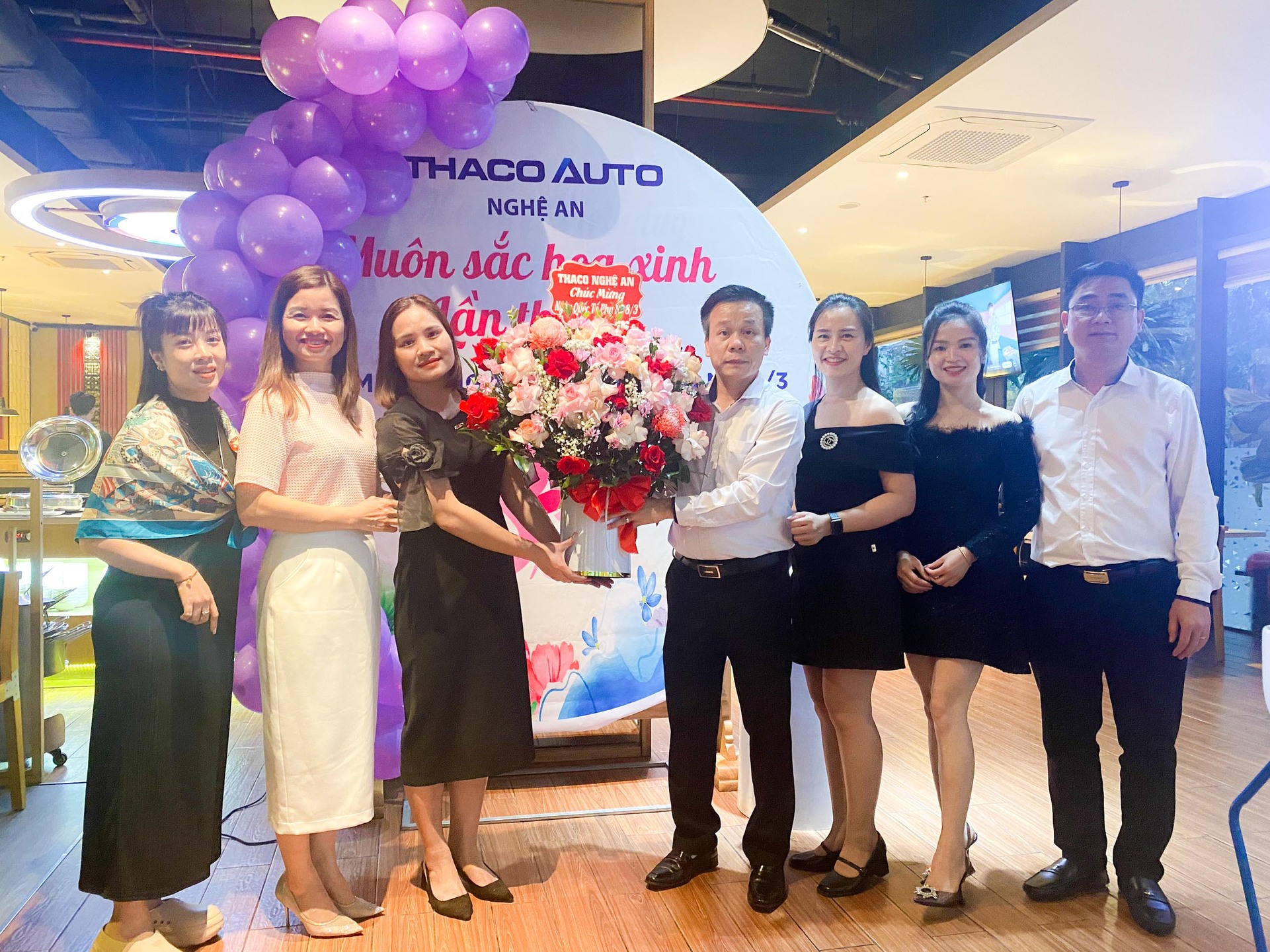 THACO AUTO NGHỆ AN TỔ CHỨC CHƯƠNG TRÌNH MUÔN SẮC HOA XINH LẦN THỨ 17