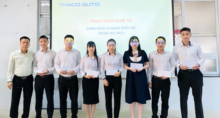 THACO AUTO NGHỆ AN TUYÊN DƯƠNG KHEN THƯỞNG CÁ NHÂN XUẤT SẮC THÁNG 03