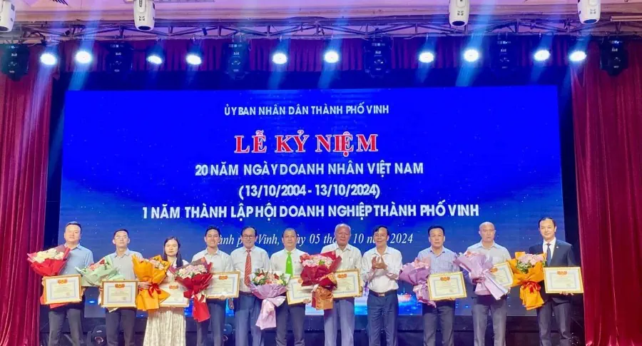 THACO AUTO NGHỆ AN VINH DỰ NHẬN GIẤY KHEN DOANH NGHIỆP TIÊU BIỂU