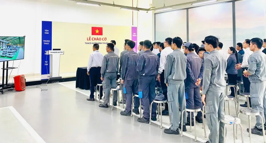 Lễ chào cờ tháng 10: CBNV THACO AUTO NINH THUẬN đẩy mạnh phục vụ khách hàng dịp cuối năm