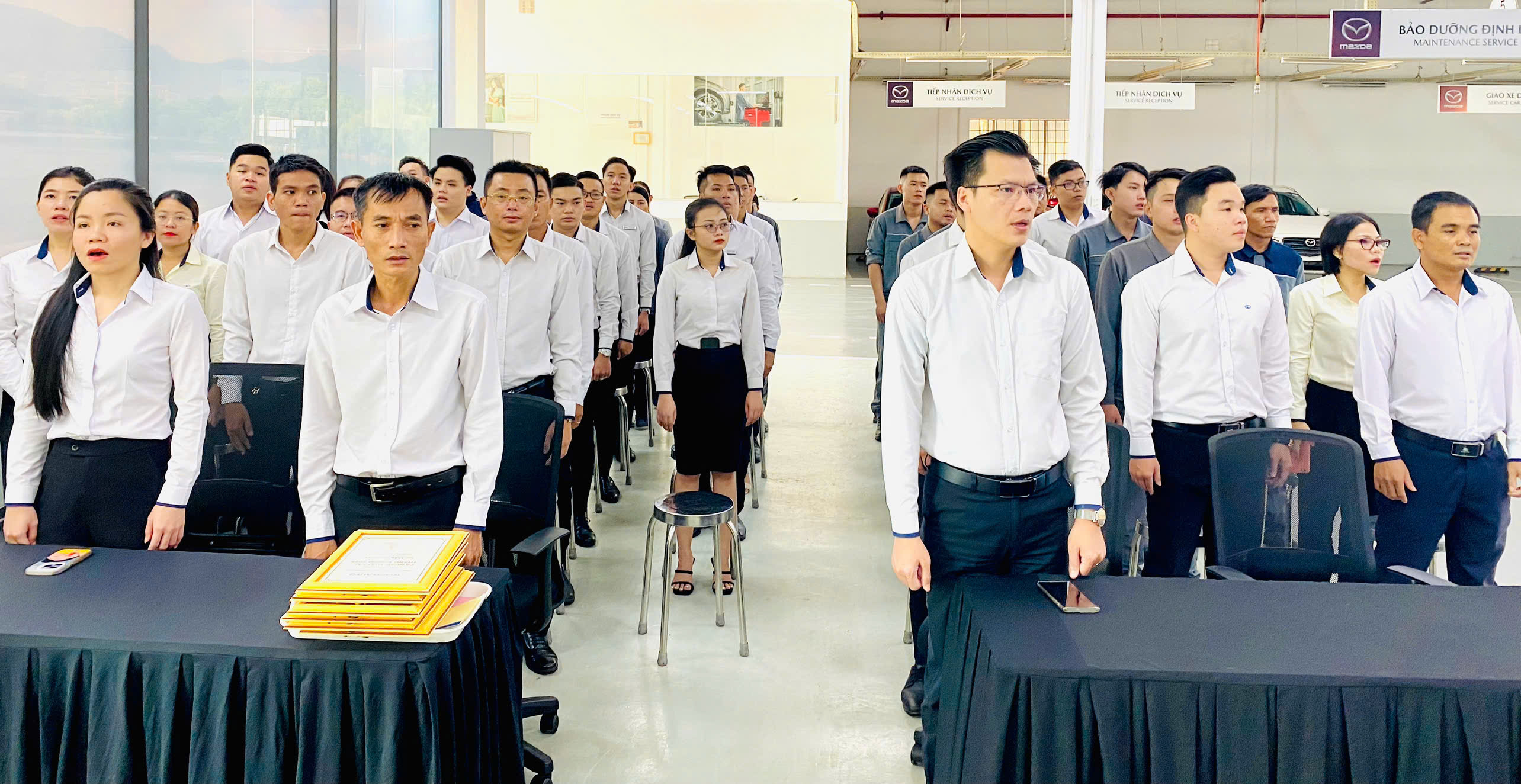 Lễ chào cờ tháng 11: THACO AUTO Ninh Thuận tăng tốc trong tháng cuối cùng ưu đãi 50% lệ phí trước bạ