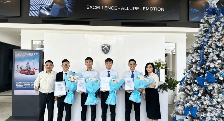 THACO AUTO Peugeot - TP.HCM tổ chức lễ chào cờ cuối năm 2024 - Triển khai công tác chăm sóc khách hàng mùa lễ hội