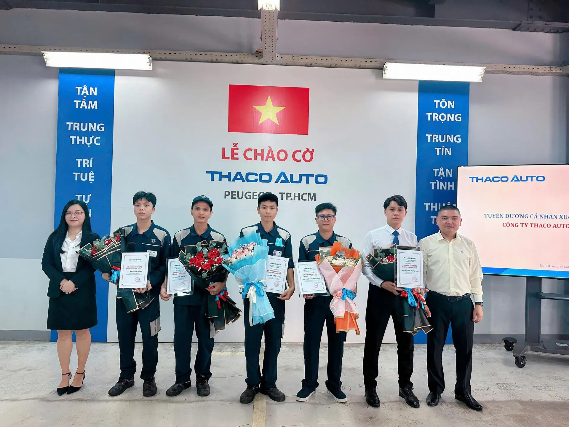 THACO AUTO PEUGEOT - TP. HCM tổ chức lễ chào cờ tháng 3/2025