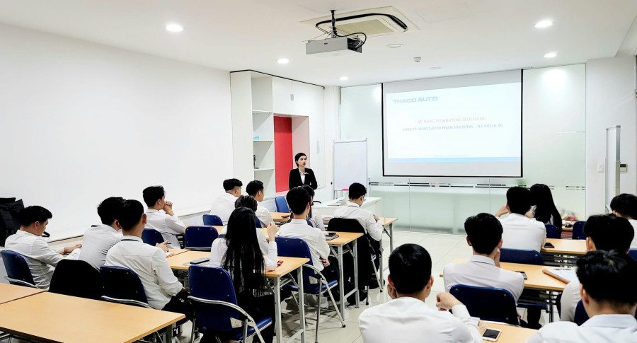 THACO AUTO PHẠM VĂN ĐỒNG ĐÀO TẠO MARKETING CHO TVBH MỚI