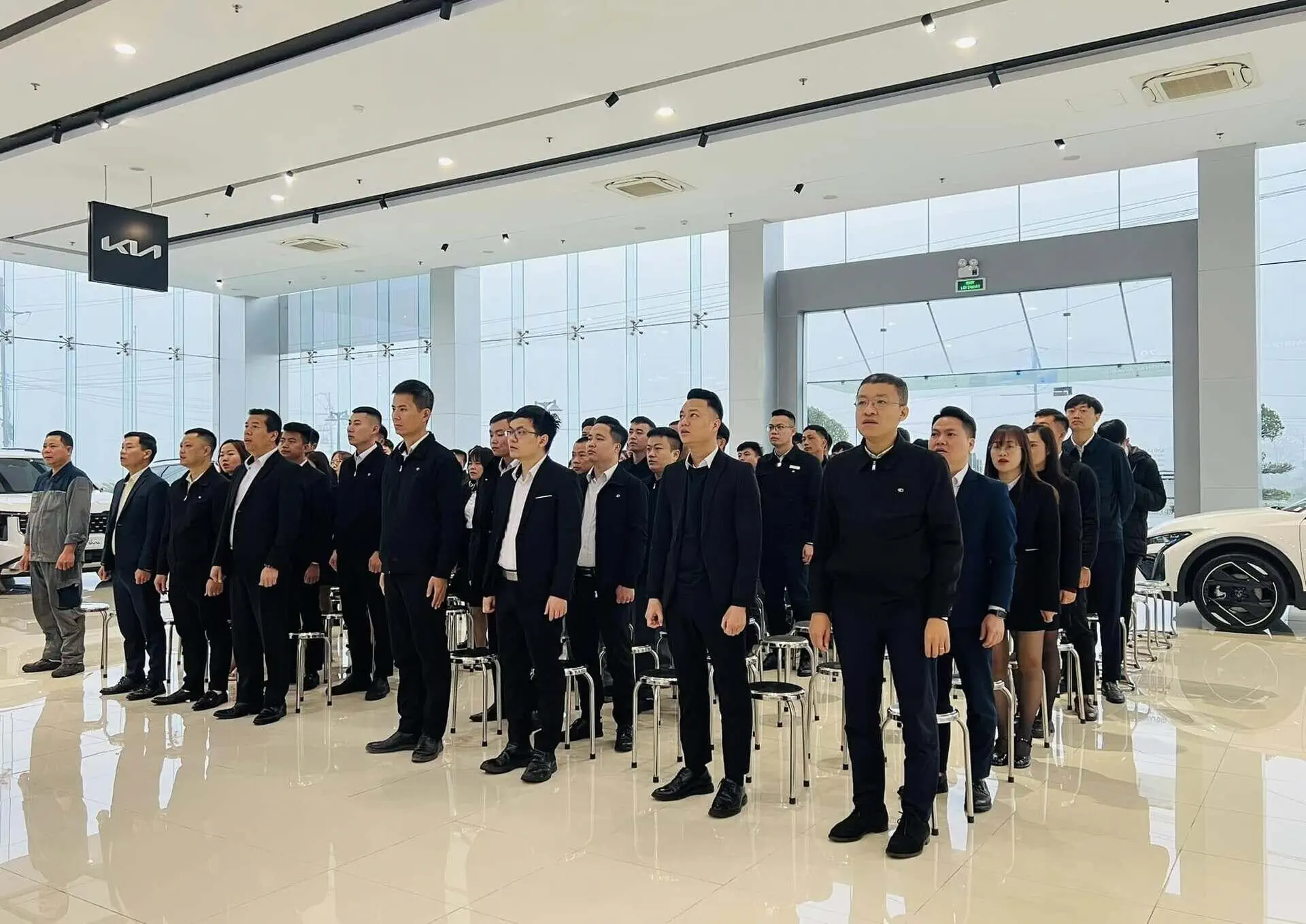 CHÀO CỜ THÁNG 3 - TẬP TRUNG THỰC HIỆN CHỈ TIÊU THÁNG & QUÝ I/2025