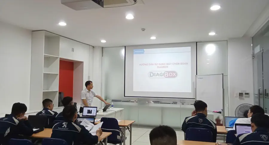 THACO AUTO CHÚ TRỌNG ĐÀO TẠO NÂNG CAO CHUYÊN MÔN CHO KỸ THUẬT VIÊN PEUGEOT