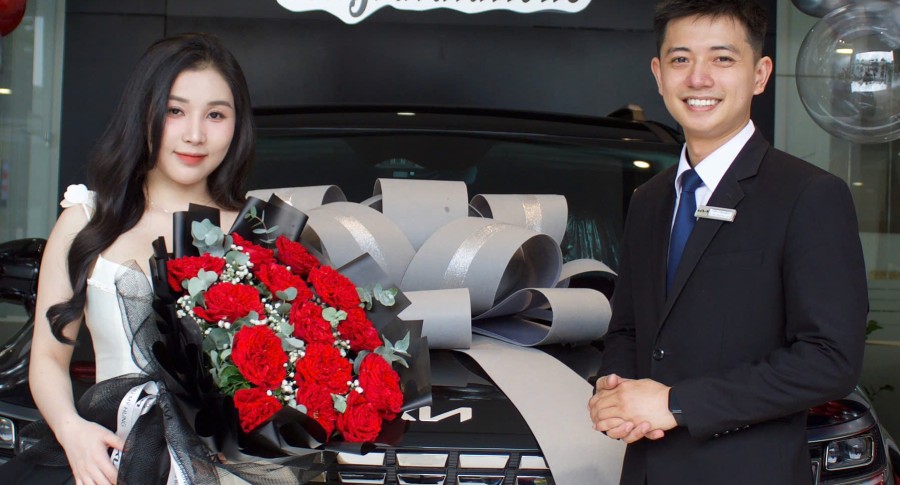 THACO AUTO Phú Mỹ Hưng liên tục bàn giao xe mới sau ưu đãi giảm 50% lệ phí trước bạ