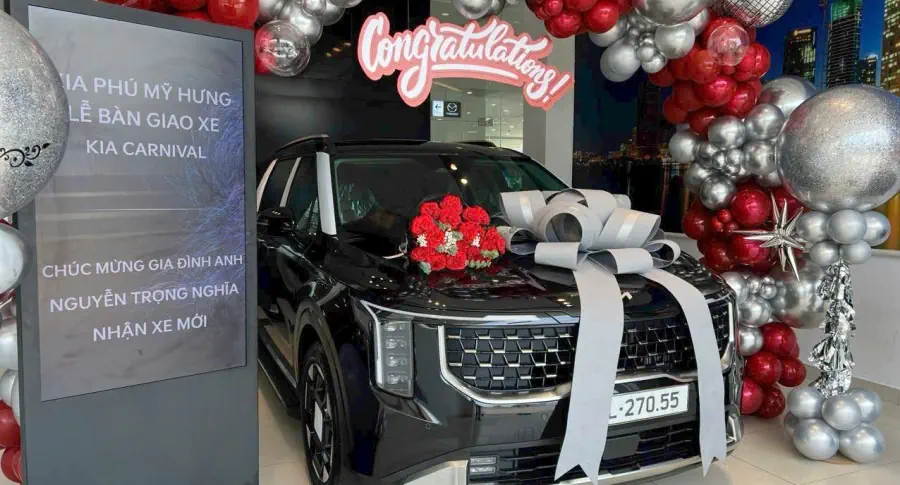 THACO AUTO Phú Mỹ Hưng bàn giao xe Kia New Carnival đầu tiên.