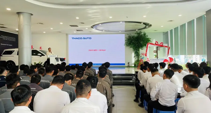 Lễ chào cờ cuối cùng năm 2024: THACO AUTO Phú Mỹ Hưng tập trung đẩy mạnh hoạt động chăm sóc khách hàng
